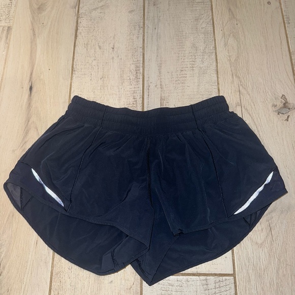 Lulu lemon hotty hot shorts navy - Picture 2 of 3